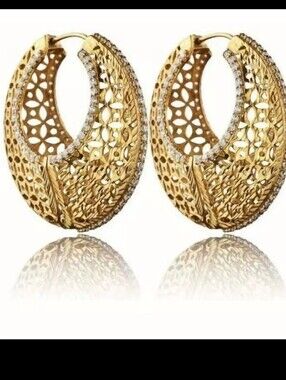 Hollow Out Trendy Gold Tone Hoop Earrings